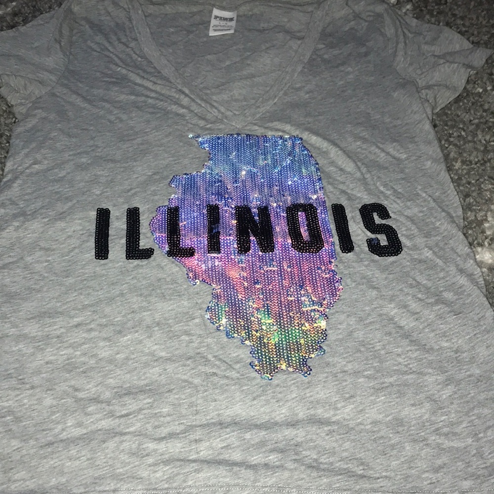 Pink brand . Illinois v-neck tee